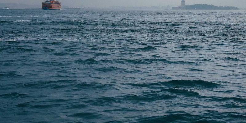 突破带宽瓶颈:400G/800G超高速以太网如何重塑数据中心互联架构